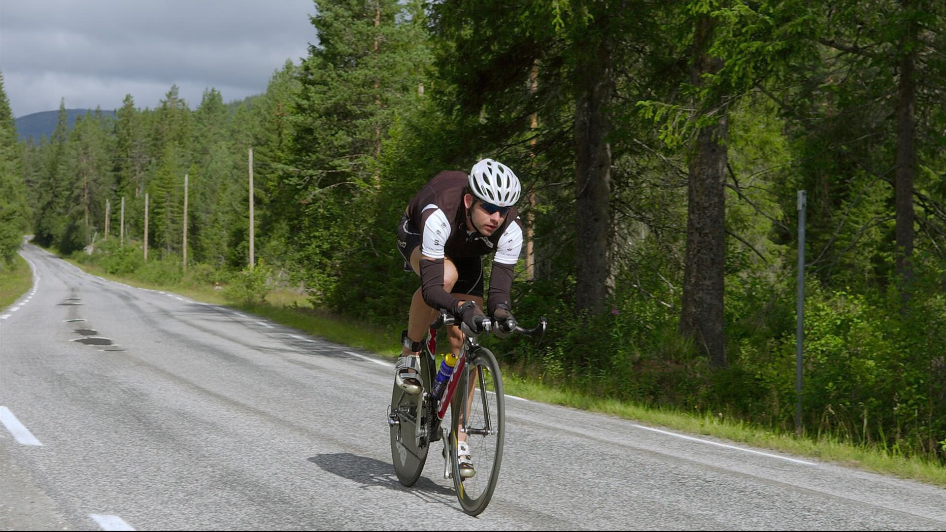 九游-电竞直播平台用户增长及内容创新策略研究，电竞游戏直播发展